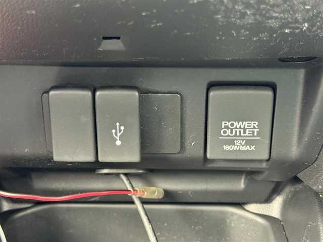 ホンダ フィット ハイブリット Fパッケージ 道北・旭川 2014(平26)年 7.7万km ビビットスカイブルーP 純正ナビ/ワンセグＴＶ/衝突軽減ブレーキ/バックカメラ/寒冷地仕様/オートライト/ＨＩＤヘッドライト/ＵＳＢ・ＢＴ接続/社外フロアマット/アイドリングストップ/横滑り防止装置/電格ミラー