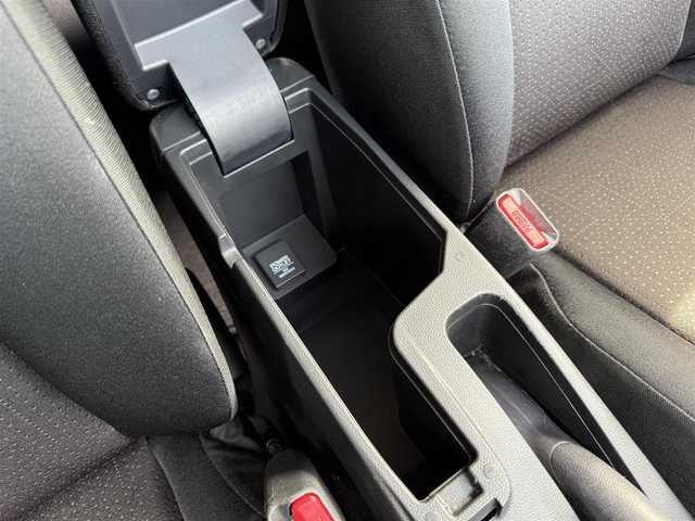 ホンダ フィット ハイブリット Fパッケージ 道北・旭川 2014(平26)年 7.7万km ビビットスカイブルーP 純正ナビ/ワンセグＴＶ/衝突軽減ブレーキ/バックカメラ/寒冷地仕様/オートライト/ＨＩＤヘッドライト/ＵＳＢ・ＢＴ接続/社外フロアマット/アイドリングストップ/横滑り防止装置/電格ミラー