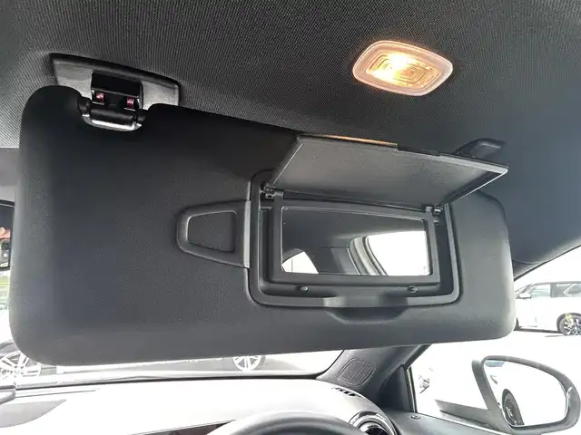 メルセデス・ベンツ Ａ２００ｄ AMGライン 東京都 2020(令2)年 3.2万km ポーラホワイト レーダーセーフティパッケージ/パノラミックスライディングルーフ/純正ナビ/バックカメラ/ETC2.0/パドルシフト/パワーシート/シートヒーター/ワイヤレス充電/アイドリングストップ/衝突軽減ブレーキ/レーンキープアシスト/コーナーセンサー/純正18インチAW