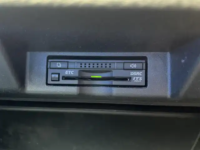 トヨタ ハリアー プレミアム アドバンスドP 道央・札幌 2014(平26)年 8.3万km スパークリングブラックパールクリスタルシャイン 登録時走行距離82/346km/　４　W　D　/純正ナビ（CD/DVD/FM/AM/SD/BT)/フルセグ（走行中視聴不可）/バックカメラ/全方位モニター/アイドリングストップ/ウィンカーミラー/クルーズコントロール（追従走行あり）/ドアバイザー/プッシュスタート/ビルトインETC/MTモード付AT/スペアキー×１/純正エンジンスターター/電動リアゲート/パワーシート（運転席）/ハーフレザーシート/純正フロアマット/横滑り防止装置/コーナーセンサー/レーンキープアシスト/盗難防止装置/オートライト/オートマチックハイビーム/プリクラッシュブレーキアシスト/フォグランプ/自動防眩ミラー/ステアリングスイッチ/革巻きステアリング/ワイパー間欠時間コントローラー/電動格納ミラー/ECO・PWRモード/ワイヤレス充電器