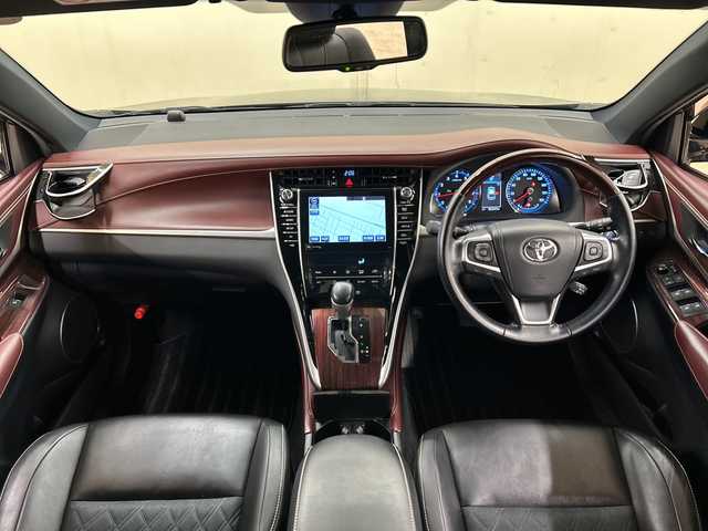 トヨタ ハリアー プレミアム アドバンスドP 道央・札幌 2014(平26)年 8.3万km スパークリングブラックパールクリスタルシャイン ４ＷＤ//純正ナビ（CD/DVD/FM/AM/SD/BT)//フルセグ（走行中視聴不可）//バックカメラ//全方位モニター//アイドリングストップ//ウィンカーミラー//クルーズコントロール（追従走行あり）//ドアバイザー//プッシュスタート//ビルトインETC//MTモード付AT//スペアキー×１//純正エンジンスターター//電動リアゲート//パワーシート（運転席）//ハーフレザーシート//純正フロアマット/横滑り防止装置//コーナーセンサー//レーンキープアシスト//盗難防止装置//オートライト//オートマチックハイビーム//プリクラッシュブレーキアシスト//フォグランプ//自動防眩ミラー//ステアリングスイッチ//革巻きステアリング//ワイパー間欠時間コントローラー//電動格納ミラー//ECO・PWRモード//ワイヤレス充電器