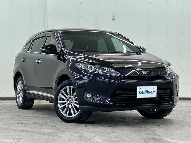 トヨタ ハリアー プレミアム アドバンスドP 道央・札幌 2014(平26)年 8.3万km スパークリングブラックパールクリスタルシャイン ４ＷＤ//純正ナビ（CD/DVD/FM/AM/SD/BT)//フルセグ（走行中視聴不可）//バックカメラ//全方位モニター//アイドリングストップ//ウィンカーミラー//クルーズコントロール（追従走行あり）//ドアバイザー//プッシュスタート//ビルトインETC//MTモード付AT//スペアキー×１//純正エンジンスターター//電動リアゲート//パワーシート（運転席）//ハーフレザーシート//純正フロアマット/横滑り防止装置//コーナーセンサー//レーンキープアシスト//盗難防止装置//オートライト//オートマチックハイビーム//プリクラッシュブレーキアシスト//フォグランプ//自動防眩ミラー//ステアリングスイッチ//革巻きステアリング//ワイパー間欠時間コントローラー//電動格納ミラー//ECO・PWRモード//ワイヤレス充電器