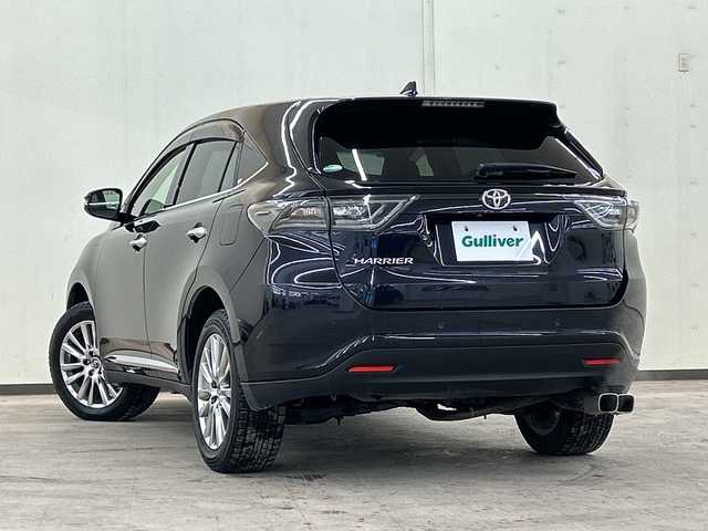 トヨタ ハリアー プレミアム アドバンスドP 道央・札幌 2014(平26)年 8.3万km スパークリングブラックパールクリスタルシャイン ４ＷＤ//純正ナビ（CD/DVD/FM/AM/SD/BT)//フルセグ（走行中視聴不可）//バックカメラ//全方位モニター//アイドリングストップ//ウィンカーミラー//クルーズコントロール（追従走行あり）//ドアバイザー//プッシュスタート//ビルトインETC//MTモード付AT//スペアキー×１//純正エンジンスターター//電動リアゲート//パワーシート（運転席）//ハーフレザーシート//純正フロアマット/横滑り防止装置//コーナーセンサー//レーンキープアシスト//盗難防止装置//オートライト//オートマチックハイビーム//プリクラッシュブレーキアシスト//フォグランプ//自動防眩ミラー//ステアリングスイッチ//革巻きステアリング//ワイパー間欠時間コントローラー//電動格納ミラー//ECO・PWRモード//ワイヤレス充電器