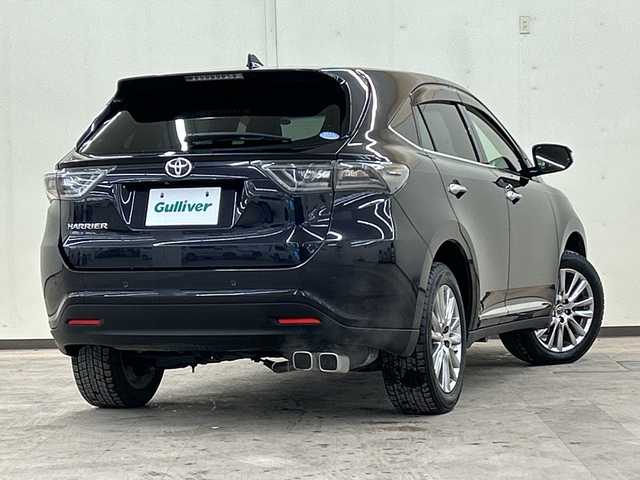 トヨタ ハリアー プレミアム アドバンスドP 道央・札幌 2014(平26)年 8.3万km スパークリングブラックパールクリスタルシャイン ４ＷＤ//純正ナビ（CD/DVD/FM/AM/SD/BT)//フルセグ（走行中視聴不可）//バックカメラ//全方位モニター//アイドリングストップ//ウィンカーミラー//クルーズコントロール（追従走行あり）//ドアバイザー//プッシュスタート//ビルトインETC//MTモード付AT//スペアキー×１//純正エンジンスターター//電動リアゲート//パワーシート（運転席）//ハーフレザーシート//純正フロアマット/横滑り防止装置//コーナーセンサー//レーンキープアシスト//盗難防止装置//オートライト//オートマチックハイビーム//プリクラッシュブレーキアシスト//フォグランプ//自動防眩ミラー//ステアリングスイッチ//革巻きステアリング//ワイパー間欠時間コントローラー//電動格納ミラー//ECO・PWRモード//ワイヤレス充電器