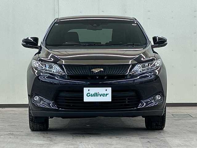 トヨタ ハリアー プレミアム アドバンスドP 道央・札幌 2014(平26)年 8.3万km スパークリングブラックパールクリスタルシャイン ４ＷＤ//純正ナビ（CD/DVD/FM/AM/SD/BT)//フルセグ（走行中視聴不可）//バックカメラ//全方位モニター//アイドリングストップ//ウィンカーミラー//クルーズコントロール（追従走行あり）//ドアバイザー//プッシュスタート//ビルトインETC//MTモード付AT//スペアキー×１//純正エンジンスターター//電動リアゲート//パワーシート（運転席）//ハーフレザーシート//純正フロアマット/横滑り防止装置//コーナーセンサー//レーンキープアシスト//盗難防止装置//オートライト//オートマチックハイビーム//プリクラッシュブレーキアシスト//フォグランプ//自動防眩ミラー//ステアリングスイッチ//革巻きステアリング//ワイパー間欠時間コントローラー//電動格納ミラー//ECO・PWRモード//ワイヤレス充電器