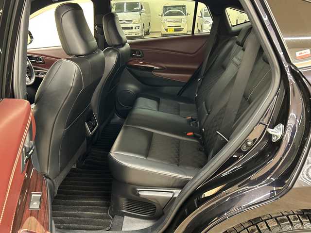 トヨタ ハリアー プレミアム アドバンスドP 道央・札幌 2014(平26)年 8.3万km スパークリングブラックパールクリスタルシャイン ４ＷＤ//純正ナビ（CD/DVD/FM/AM/SD/BT)//フルセグ（走行中視聴不可）//バックカメラ//全方位モニター//アイドリングストップ//ウィンカーミラー//クルーズコントロール（追従走行あり）//ドアバイザー//プッシュスタート//ビルトインETC//MTモード付AT//スペアキー×１//純正エンジンスターター//電動リアゲート//パワーシート（運転席）//ハーフレザーシート//純正フロアマット/横滑り防止装置//コーナーセンサー//レーンキープアシスト//盗難防止装置//オートライト//オートマチックハイビーム//プリクラッシュブレーキアシスト//フォグランプ//自動防眩ミラー//ステアリングスイッチ//革巻きステアリング//ワイパー間欠時間コントローラー//電動格納ミラー//ECO・PWRモード//ワイヤレス充電器