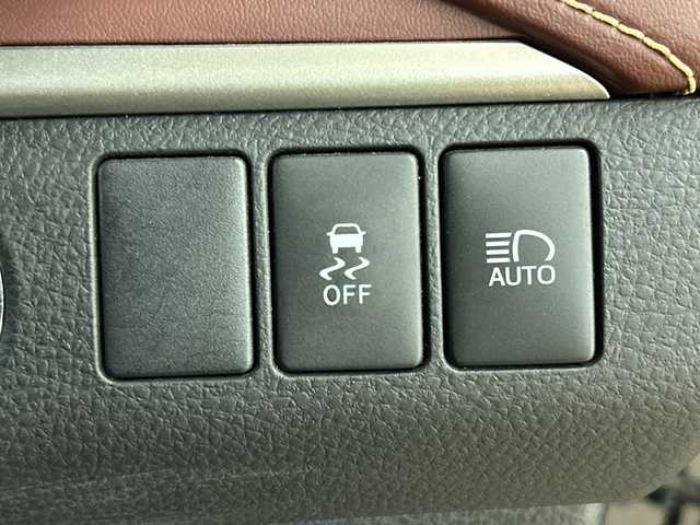 トヨタ ハリアー プレミアム アドバンスドP 道央・札幌 2014(平26)年 8.3万km スパークリングブラックパールクリスタルシャイン ４ＷＤ//純正ナビ（CD/DVD/FM/AM/SD/BT)//フルセグ（走行中視聴不可）//バックカメラ//全方位モニター//アイドリングストップ//ウィンカーミラー//クルーズコントロール（追従走行あり）//ドアバイザー//プッシュスタート//ビルトインETC//MTモード付AT//スペアキー×１//純正エンジンスターター//電動リアゲート//パワーシート（運転席）//ハーフレザーシート//純正フロアマット/横滑り防止装置//コーナーセンサー//レーンキープアシスト//盗難防止装置//オートライト//オートマチックハイビーム//プリクラッシュブレーキアシスト//フォグランプ//自動防眩ミラー//ステアリングスイッチ//革巻きステアリング//ワイパー間欠時間コントローラー//電動格納ミラー//ECO・PWRモード//ワイヤレス充電器