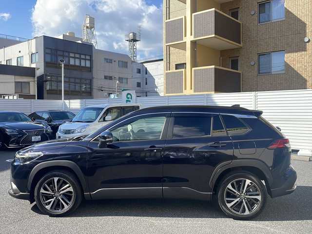 トヨタ カローラ クロス Z 広島県 2022(令4)年 3.5万km スパークリングブラックパールクリスタルシャイン /登録時走行距離/　　　　　　　34760キロ/ワンオーナー/パノラマルーフ/ディスプレイオーディオ/パノラミックビューモニター/地デジ/PCS/ハーフレザーシート/シートヒーター/パワーバックドア/スペアキー×１/ビルトインETC/新車時整備手帳/　　【保証書】/取扱説明書/