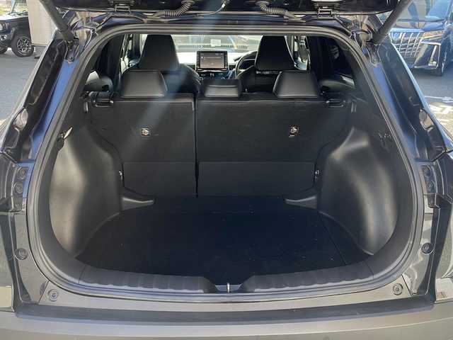 トヨタ カローラ クロス Z 広島県 2022(令4)年 3.5万km スパークリングブラックパールクリスタルシャイン /登録時走行距離/　　　　　　　34760キロ/ワンオーナー/パノラマルーフ/ディスプレイオーディオ/パノラミックビューモニター/地デジ/PCS/ハーフレザーシート/シートヒーター/パワーバックドア/スペアキー×１/ビルトインETC/新車時整備手帳/　　【保証書】/取扱説明書/