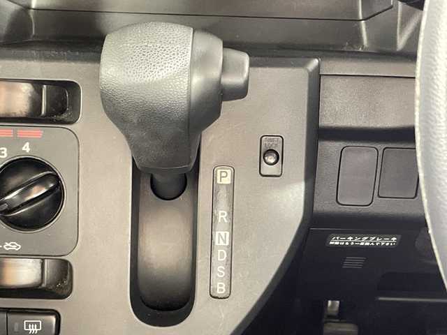 ダイハツ ウェイク D 沖縄県 2016(平28)年 13.8万km ブルーメタリック 禁煙車/社外オーディオ/(CD/USB/AUX)/キーレスキー/横すべり防止機能/アイドリングストップ/ヘッドライトレベライザー/電動格納ミラー/ドアバイザー/フロアマット/バニティミラー/フォグランプ