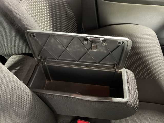 ダイハツ ウェイク D 沖縄県 2016(平28)年 13.8万km ブルーメタリック 禁煙車/社外オーディオ/(CD/USB/AUX)/キーレスキー/横すべり防止機能/アイドリングストップ/ヘッドライトレベライザー/電動格納ミラー/ドアバイザー/フロアマット/バニティミラー/フォグランプ