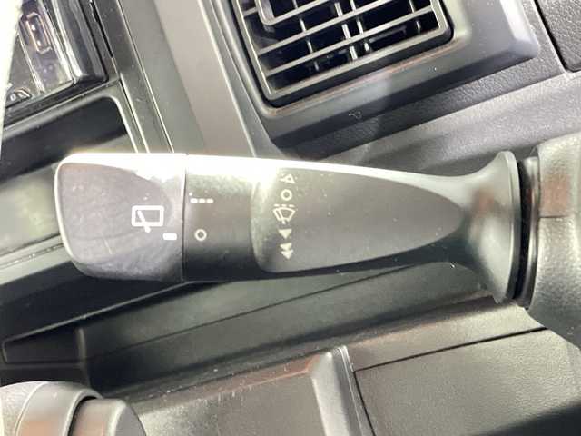 ダイハツ ウェイク D 沖縄県 2016(平28)年 13.8万km ブルーメタリック 禁煙車/社外オーディオ/(CD/USB/AUX)/キーレスキー/横すべり防止機能/アイドリングストップ/ヘッドライトレベライザー/電動格納ミラー/ドアバイザー/フロアマット/バニティミラー/フォグランプ