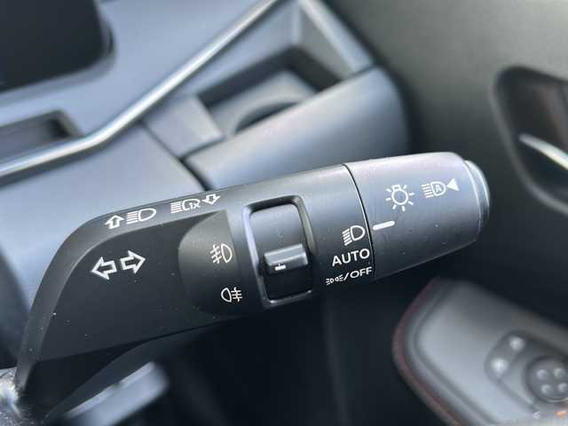 日産 オーラ ニスモ 兵庫県 2023(令5)年 2.2万km ピュアホワイトパール / スーパーブラック 2トーン ブラックルーフ/レッドドアミラー/ワンオーナー/純正コネクトナビゲーションシステム/メモリーナビ/9インチワイドディスプレイ/USB電源ソケットタイプC(前席)/ワイヤレス充電/ETC2.0/プロパイロット/SOSコール/全方位運転支援システム/インテリジェントアラウンドビューモニター/インテリジェントルームミラー/アダプティブLEDヘッドランプ/インテリジェントオートライト/寒冷地仕様/ドアミラーヒーター/レッドステッチ入レッドセンターマーク付ディンプル革巻きステアリング/ステアリングヒーター/シートヒーター(前席)/PTCヒーター/リアヒーターダクト/デアイサー/純正フロアマット/ドアバイザー/ドライブレコーダー/保証書/取説/スペアキー