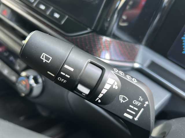 日産 オーラ ニスモ 兵庫県 2023(令5)年 2.2万km ピュアホワイトパール / スーパーブラック 2トーン ブラックルーフ/レッドドアミラー/ワンオーナー/純正コネクトナビゲーションシステム/メモリーナビ/9インチワイドディスプレイ/USB電源ソケットタイプC(前席)/ワイヤレス充電/ETC2.0/プロパイロット/SOSコール/全方位運転支援システム/インテリジェントアラウンドビューモニター/インテリジェントルームミラー/アダプティブLEDヘッドランプ/インテリジェントオートライト/寒冷地仕様/ドアミラーヒーター/レッドステッチ入レッドセンターマーク付ディンプル革巻きステアリング/ステアリングヒーター/シートヒーター(前席)/PTCヒーター/リアヒーターダクト/デアイサー/純正フロアマット/ドアバイザー/ドライブレコーダー/保証書/取説/スペアキー