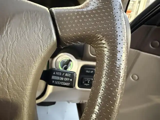 トヨタ ランドクルーザー VX－LTD 香川県 2001(平13)年 9.7万km ホワイトパールマイカ ワンオーナー/ウッドコンビステア/クルーズコントロール/社外LEDヘッドライト/社外16インチアルミ/純正マット/ETC