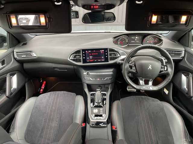 プジョー ３０８ GT ブルーHDi 青森県 2020(令2)年 2.8万km BLANC NACRE オーディオディスプレイ/（Bluetooth・AppleCarPlay・AndroidAuto）/インテリジェントハイビーム/パークアシスト/ブラインドスポットモニター/アクティブクルーズコントロール/アクティブセーフティブレーキ/レーンキープアシスト/ドライバーアテンションアラート/ディスタンスアラート/スピードリミットインフォメーション/ハーフレザーシート/バック・サイドカメラ/電動パーキングブレーキ/ヒルスタートアシスタント/LEDオートライト/ウインカーミラー/純正アルミホイール18インチ/ステアリングスイッチ/パドルシフト/アイドリングストップ/ABS/プッシュスタート/スマートキーX2/取扱説明書