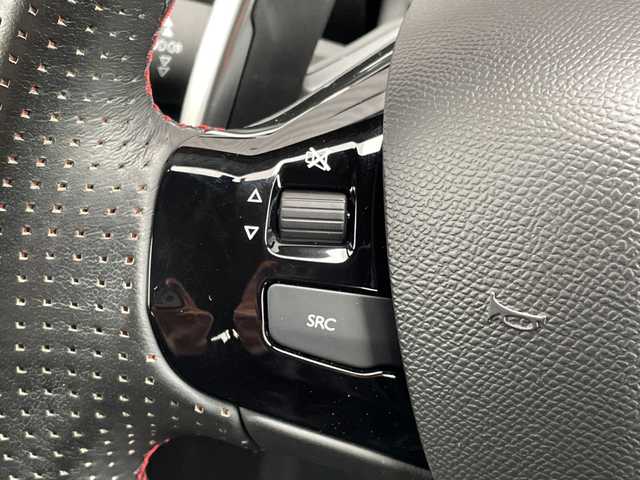 プジョー ３０８ GT ブルーHDi 青森県 2020(令2)年 2.8万km BLANC NACRE オーディオディスプレイ/（Bluetooth・AppleCarPlay・AndroidAuto）/インテリジェントハイビーム/パークアシスト/ブラインドスポットモニター/アクティブクルーズコントロール/アクティブセーフティブレーキ/レーンキープアシスト/ドライバーアテンションアラート/ディスタンスアラート/スピードリミットインフォメーション/ハーフレザーシート/バック・サイドカメラ/電動パーキングブレーキ/ヒルスタートアシスタント/LEDオートライト/ウインカーミラー/純正アルミホイール18インチ/ステアリングスイッチ/パドルシフト/アイドリングストップ/ABS/プッシュスタート/スマートキーX2/取扱説明書