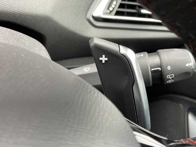 プジョー ３０８ GT ブルーHDi 青森県 2020(令2)年 2.8万km BLANC NACRE オーディオディスプレイ/（Bluetooth・AppleCarPlay・AndroidAuto）/インテリジェントハイビーム/パークアシスト/ブラインドスポットモニター/アクティブクルーズコントロール/アクティブセーフティブレーキ/レーンキープアシスト/ドライバーアテンションアラート/ディスタンスアラート/スピードリミットインフォメーション/ハーフレザーシート/バック・サイドカメラ/電動パーキングブレーキ/ヒルスタートアシスタント/LEDオートライト/ウインカーミラー/純正アルミホイール18インチ/ステアリングスイッチ/パドルシフト/アイドリングストップ/ABS/プッシュスタート/スマートキーX2/取扱説明書