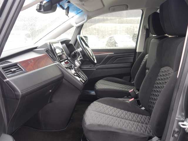 三菱 デリカＤ：５ G パワーパッケージ 山形県 2019(平31)年 5.3万km アイガーグレーM/ダイヤモンドブラックマイカ 4WD/軽油/衝突被害軽減システム/メモリナビ/　　【CD DVD BT フルセグ USB AUX】/バックカメラ/両側パワースライドドア/レーダークルーズコントロール/LEDオートヘッドライト/シートヒーター/純正18インチアルミホイール/ドライブレコーダー/アイドリングストップ/パドルシフト/IC付ターボ/電動格納ウィンカーミラー/フォグランプ/スマートキー/ETC