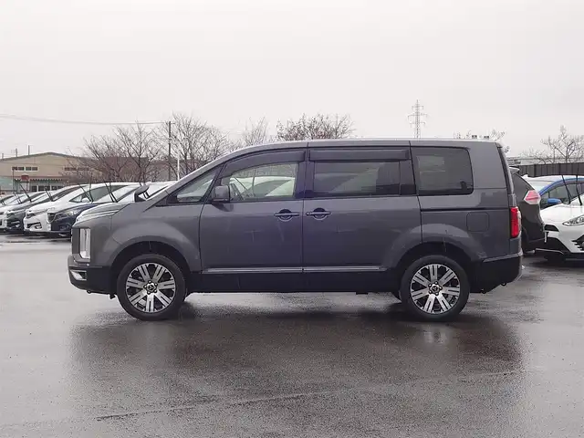 三菱 デリカＤ：５ G パワーパッケージ 山形県 2019(平31)年 5.3万km アイガーグレーM/ダイヤモンドブラックマイカ 4WD/軽油/衝突被害軽減システム/メモリナビ/　　【CD DVD BT フルセグ USB AUX】/バックカメラ/両側パワースライドドア/レーダークルーズコントロール/LEDオートヘッドライト/シートヒーター/純正18インチアルミホイール/ドライブレコーダー/アイドリングストップ/パドルシフト/IC付ターボ/電動格納ウィンカーミラー/フォグランプ/スマートキー/ETC