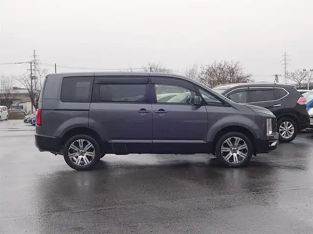 三菱 デリカＤ：５ G パワーパッケージ 山形県 2019(平31)年 5.3万km アイガーグレーM/ダイヤモンドブラックマイカ 4WD/軽油/衝突被害軽減システム/メモリナビ/　　【CD DVD BT フルセグ USB AUX】/バックカメラ/両側パワースライドドア/レーダークルーズコントロール/LEDオートヘッドライト/シートヒーター/純正18インチアルミホイール/ドライブレコーダー/アイドリングストップ/パドルシフト/IC付ターボ/電動格納ウィンカーミラー/フォグランプ/スマートキー/ETC