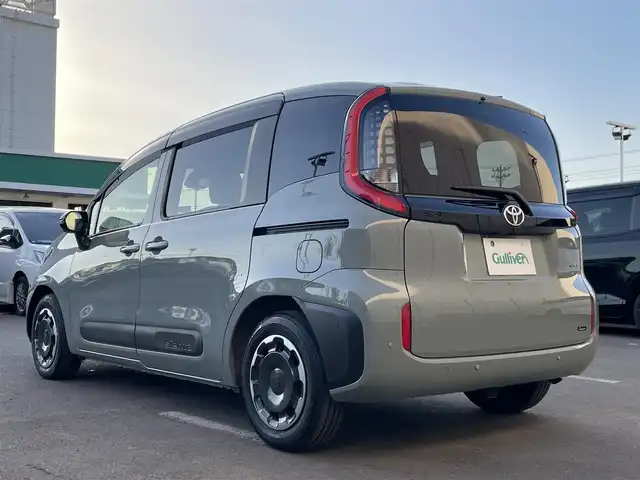 トヨタ シエンタ ハイブリッド Z 東京都 2024(令6)年 0.5万km アーバンカーキ 純正ナビ　/Ｂｌｕｅｔｏｏｔｈ　/ＴＶ　/ＵＳＢ　/全周囲カメラ　/追従型クルーズコントロールシステム/両側電動スライドドア　/アドバンストパーク　/前後ドライブレコーダー　/ＥＴＣ２．０　/サイドバイザー　/純正フロアマット　/衝突被害軽減システム/ABS/横滑り防止装置/レーンアシスト/盗難防止装置/オートライト/BSM