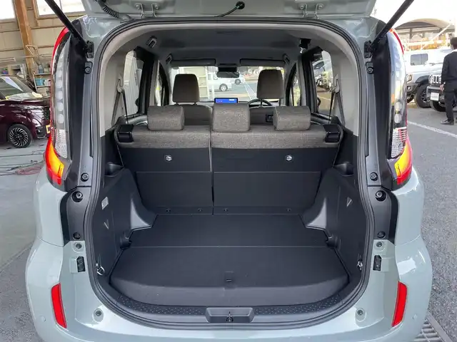 トヨタ シエンタ ハイブリッド Z 東京都 2024(令6)年 0.5万km アーバンカーキ 純正ナビ　/Ｂｌｕｅｔｏｏｔｈ　/ＴＶ　/ＵＳＢ　/全周囲カメラ　/追従型クルーズコントロールシステム/両側電動スライドドア　/アドバンストパーク　/前後ドライブレコーダー　/ＥＴＣ２．０　/サイドバイザー　/純正フロアマット　/衝突被害軽減システム/ABS/横滑り防止装置/レーンアシスト/盗難防止装置/オートライト/BSM