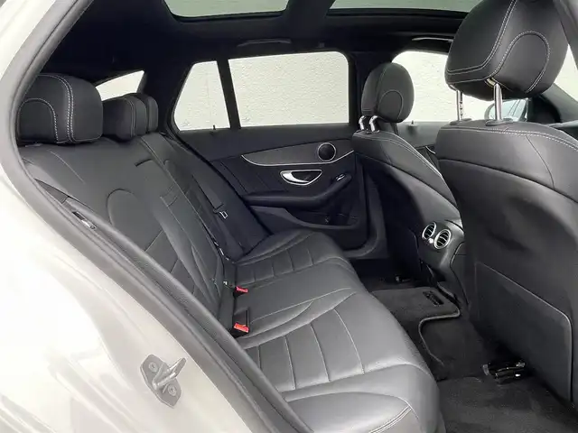 メルセデス・ベンツ Ｃ２２０ｄ ワゴン ローレウスエディション 東京都 2018(平30)年 4.9万km パール 純正HDDナビ/（Bluetooth接続、CD/DVD再生、フルセグTV）/Bカメラ/レーダーセーフティパッケージ/ACC/黒革シート/スライディングルーフ/純正フロアマット/レーンキープアシスト/純正LEDヘッドライト/BSM/D席パワーシート/D席シートヒーター/純正18インチAW/ETC/アイドリングストップ/取り扱い説明書/保証書/スペアキー