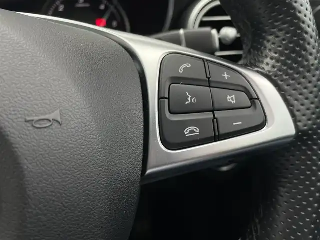 メルセデス・ベンツ Ｃ２２０ｄ ワゴン ローレウスエディション 東京都 2018(平30)年 4.9万km パール 純正HDDナビ/（Bluetooth接続、CD/DVD再生、フルセグTV）/Bカメラ/レーダーセーフティパッケージ/ACC/黒革シート/スライディングルーフ/純正フロアマット/レーンキープアシスト/純正LEDヘッドライト/BSM/D席パワーシート/D席シートヒーター/純正18インチAW/ETC/アイドリングストップ/取り扱い説明書/保証書/スペアキー