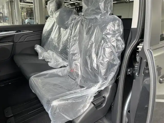 三菱 デリカＤ：５ シャモニー 愛知県 2025(令7)年 0.1万km未満 グラファイトグレーメタリック/ブラックマイカ 未使用車/4WD/両側パワースライドドア/アラウンドビュー装着車モニター装着車/レーダークルーズコントロール/バックカメラ/パワーバックドア/8人乗り/プッシュスタート/ステアリングリモコン/パドルシフト/ステアリングヒーター/WAC/電動パーキングブレーキ/オートホールド/自動防眩ミラー/オートライト/オートハイビーム/デイライト/フォグランプ/純正アルミホイール
