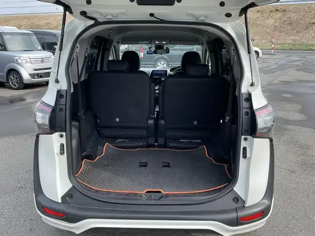トヨタ シエンタ G クエロ 青森県 2018(平30)年 9.1万km ホワイトパールクリスタルシャイン ・4WD/・寒冷地仕様/・社外ナビ(MDV-S809L)/・AM/FM/CD/Bluetooth/・フルセグTV/・バックカメラ/・フロントワイパーデアイサー/・横滑り防止装置/・衝突被害軽減ブレーキ/・車線逸脱防止装置/・両側パワースライドドア/・シートヒーター(D＋N席)/・前後ドライブレコーダー/・純正TRDエアロ/・純正ドアバイザー/・ハーフレザーシート/・夏タイヤ社外AW積み込み/・プッシュスタート/・スペアキー/・取扱説明書/・保証書