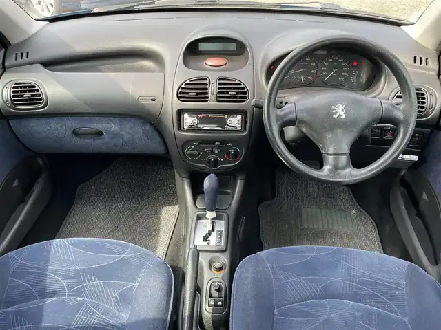 プジョー ２０６ XT 福岡県 2001(平13)年 18.7万km サファイアブルー SONY1DINオーディオ(AM/FM/CD/MD)リモコンキー純正フロアマットドライブモードセレクトボタン横滑り防止オーディオソース切り替えスティック
