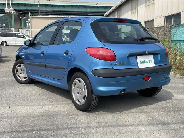 プジョー ２０６ XT 福岡県 2001(平13)年 18.7万km サファイアブルー SONY1DINオーディオ(AM/FM/CD/MD)リモコンキー純正フロアマットドライブモードセレクトボタン横滑り防止オーディオソース切り替えスティック