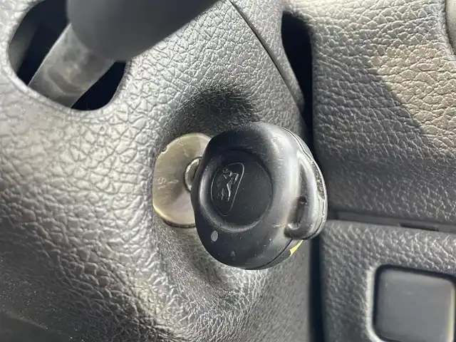 プジョー ２０６ XT 福岡県 2001(平13)年 18.7万km サファイアブルー SONY1DINオーディオ(AM/FM/CD/MD)リモコンキー純正フロアマットドライブモードセレクトボタン横滑り防止オーディオソース切り替えスティック