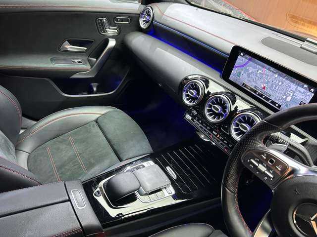 メルセデス・ベンツ ＣＬＡ２００ｄ Sブレーク AMGライン 千葉県 2020(令2)年 4.2万km コスモスブラック ＲＳＰ　/純正ナビ　/バックカメラ　/ＡＣＣ　/ハーフレザーシート　/シートヒーター　/パワーシート　/ＬＥＤヘッドライト　/オートライト　/電動リアゲート　/ＥＴＣ　/アンビエントライト　/ドライブレコーダー　/パドルシフト
