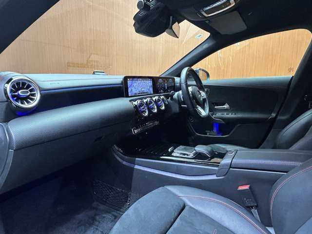 メルセデス・ベンツ ＣＬＡ２００ｄ Sブレーク AMGライン 千葉県 2020(令2)年 4.2万km コスモスブラック ＲＳＰ　/純正ナビ　/バックカメラ　/ＡＣＣ　/ハーフレザーシート　/シートヒーター　/パワーシート　/ＬＥＤヘッドライト　/オートライト　/電動リアゲート　/ＥＴＣ　/アンビエントライト　/ドライブレコーダー　/パドルシフト