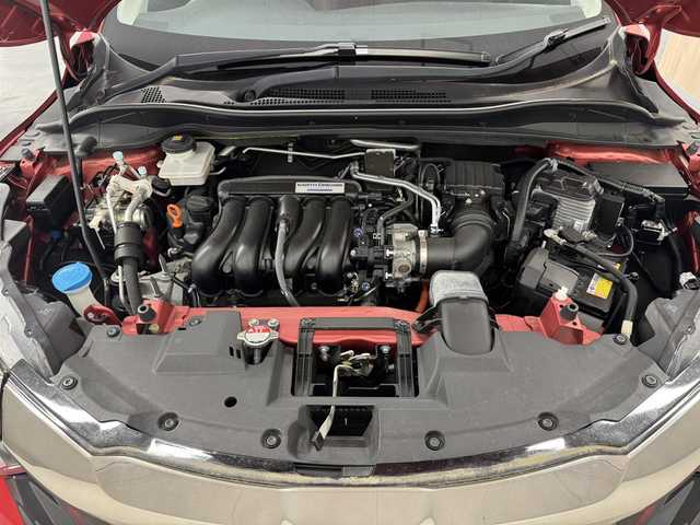 ホンダ ヴェゼル ハイブリッド Z ホンダセンシング 三重県 2019(令1)年 2.7万km プレミアムクリスタルレッドM ハイブリッド/FF/i-DCD（MTモード付フロア7DCT）/純正17inAWあり/純正 8インチナビ VXM-184VFi/（CD/DVD/RADIO/TV/SD/MusicRack/USB/iPod/Bluetooth/HDMI/AppleCarPlay）/バックカメラ/ビルトイン ETC/Honda SENSING/・衝突軽減ブレーキ［CMBS］/・車線維持支援システム［LKAS］/・アダプティブクルーズコントロール［ACC］/・路外逸脱抑制機能/・標識認識機能/・先行車発進お知らせ機能/・リアクティブフォースペダル［RFP］/装備/・ハーフレザーシート/・シートヒーター（D/N）/・左右独立オートエアコン/・雨滴検知オートワイパー/・パドルシフト/・電子パーキングブレーキ/・オートブレーキホールド/・自動防眩ルームミラー/・ステアリングスイッチ/・保/取/・スマートキーx2