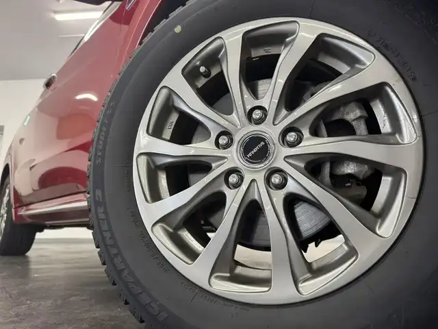 ホンダ ヴェゼル ハイブリッド Z ホンダセンシング 三重県 2019(令1)年 2.7万km プレミアムクリスタルレッドM ハイブリッド/FF/i-DCD（MTモード付フロア7DCT）/純正17inAWあり/純正 8インチナビ VXM-184VFi/（CD/DVD/RADIO/TV/SD/MusicRack/USB/iPod/Bluetooth/HDMI/AppleCarPlay）/バックカメラ/ビルトイン ETC/Honda SENSING/・衝突軽減ブレーキ［CMBS］/・車線維持支援システム［LKAS］/・アダプティブクルーズコントロール［ACC］/・路外逸脱抑制機能/・標識認識機能/・先行車発進お知らせ機能/・リアクティブフォースペダル［RFP］/装備/・ハーフレザーシート/・シートヒーター（D/N）/・左右独立オートエアコン/・雨滴検知オートワイパー/・パドルシフト/・電子パーキングブレーキ/・オートブレーキホールド/・自動防眩ルームミラー/・ステアリングスイッチ/・保/取/・スマートキーx2