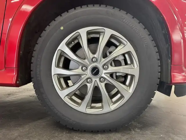 ホンダ ヴェゼル ハイブリッド Z ホンダセンシング 三重県 2019(令1)年 2.7万km プレミアムクリスタルレッドM ハイブリッド/FF/i-DCD（MTモード付フロア7DCT）/純正17inAWあり/純正 8インチナビ VXM-184VFi/（CD/DVD/RADIO/TV/SD/MusicRack/USB/iPod/Bluetooth/HDMI/AppleCarPlay）/バックカメラ/ビルトイン ETC/Honda SENSING/・衝突軽減ブレーキ［CMBS］/・車線維持支援システム［LKAS］/・アダプティブクルーズコントロール［ACC］/・路外逸脱抑制機能/・標識認識機能/・先行車発進お知らせ機能/・リアクティブフォースペダル［RFP］/装備/・ハーフレザーシート/・シートヒーター（D/N）/・左右独立オートエアコン/・雨滴検知オートワイパー/・パドルシフト/・電子パーキングブレーキ/・オートブレーキホールド/・自動防眩ルームミラー/・ステアリングスイッチ/・保/取/・スマートキーx2