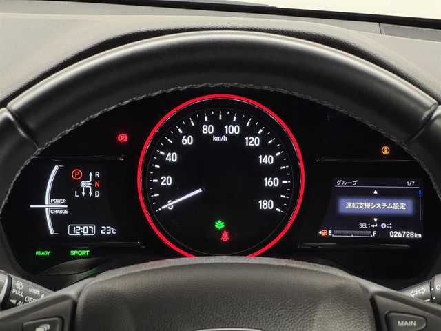 ホンダ ヴェゼル ハイブリッド Z ホンダセンシング 三重県 2019(令1)年 2.7万km プレミアムクリスタルレッドM ハイブリッド/FF/i-DCD（MTモード付フロア7DCT）/純正17inAWあり/純正 8インチナビ VXM-184VFi/（CD/DVD/RADIO/TV/SD/MusicRack/USB/iPod/Bluetooth/HDMI/AppleCarPlay）/バックカメラ/ビルトイン ETC/Honda SENSING/・衝突軽減ブレーキ［CMBS］/・車線維持支援システム［LKAS］/・アダプティブクルーズコントロール［ACC］/・路外逸脱抑制機能/・標識認識機能/・先行車発進お知らせ機能/・リアクティブフォースペダル［RFP］/装備/・ハーフレザーシート/・シートヒーター（D/N）/・左右独立オートエアコン/・雨滴検知オートワイパー/・パドルシフト/・電子パーキングブレーキ/・オートブレーキホールド/・自動防眩ルームミラー/・ステアリングスイッチ/・保/取/・スマートキーx2