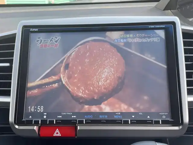 ホンダ フリード ハイブリット ジャストセレクション 長野県 2012(平24)年 14.3万km プレミアムホワイトパール 社外ナビ（FM/AM、CD、DVD、USB）/バックカメラ/フルセグテレビ/クルーズコントロール追従有/社外ETC/両側パワースライドドア/横滑り防止装置/盗難防止装置/純正フロアマット/ダブルエアバック/キセノンオートヘッドライト/エンジンスターター/革ステアリング/スペアキー（１本）/取扱説明書/ABS