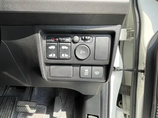 ホンダ フリード ハイブリット ジャストセレクション 長野県 2012(平24)年 14.3万km プレミアムホワイトパール 社外ナビ（FM/AM、CD、DVD、USB）/バックカメラ/フルセグテレビ/クルーズコントロール追従有/社外ETC/両側パワースライドドア/横滑り防止装置/盗難防止装置/純正フロアマット/ダブルエアバック/キセノンオートヘッドライト/エンジンスターター/革ステアリング/スペアキー（１本）/取扱説明書/ABS