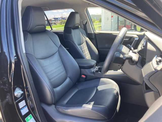 トヨタ ＲＡＶ４ G 鳥取県 2019(令1)年 3.3万km アティチュードブラックマイカ ４・W・D/純正ナビ/フルセグ/DVD/CD/BT/バックカメラ・ETC/トヨタセーフティセンス/レーダークルーズコントロール/レーンキープアシスト/合皮レザーシート/前席シートヒーター/運転席パワーシート（メモリ機能付き）/パワーバックドア/LEDヘットライト/純正18インチアルミホイール/プッシュエンジンスタート/スマートキー×２