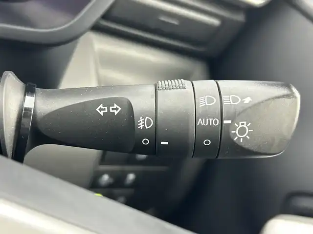 ダイハツ ロッキー プレミアム 三重県 2019(令1)年 3.2万km ブラックマイカメタリック/シャイニングホワイトパール 禁煙車/純正SDナビ/CD/DVD/SD/BT/フルセグTV/バックカメラ/ブラインドスポットモニター/クリアランスソナー/純正フルエアロ/レーダークルーズコントロール/シートヒーター/ハーフレザーシート/純正ドライブレコーダー/オートハイビーム/LEDヘッドライト/純正17インチアルミホイール