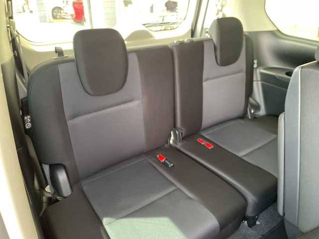 日産 セレナ X 三重県 2022(令4)年 6.4万km ブリリアントシルバー 社外SDナビ（AVIC-RZ403）/DVD/CD/Bluetooth/衝突軽減ブレーキ/ブラインドスポットモニター/片側電動スライドドア/バックカメラ/コーナーセンサー/ETC/ステアリングスイッチ/スマートキー/プッシュスタート