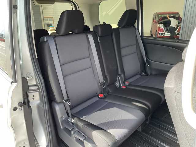 日産 セレナ X 三重県 2022(令4)年 6.4万km ブリリアントシルバー 社外SDナビ（AVIC-RZ403）/DVD/CD/Bluetooth/衝突軽減ブレーキ/ブラインドスポットモニター/片側電動スライドドア/バックカメラ/コーナーセンサー/ETC/ステアリングスイッチ/スマートキー/プッシュスタート