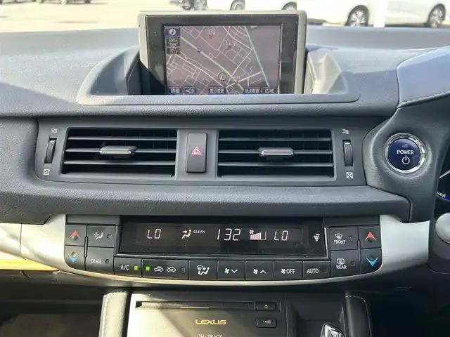 レクサス ＣＴ 200h 群馬県 2012(平24)年 14.1万km ブラックオパールマイカ 純正HDDナビ/（CD/DVD/USB/Bluetooth）/フルセグテレビ/バックカメラ/シートヒーター/パドルシフト/ステアリングリモコン/LEDヘッドランプ/社外フロアマット/純正ドアバイザー/ETC/保証書・取説・スペアキー