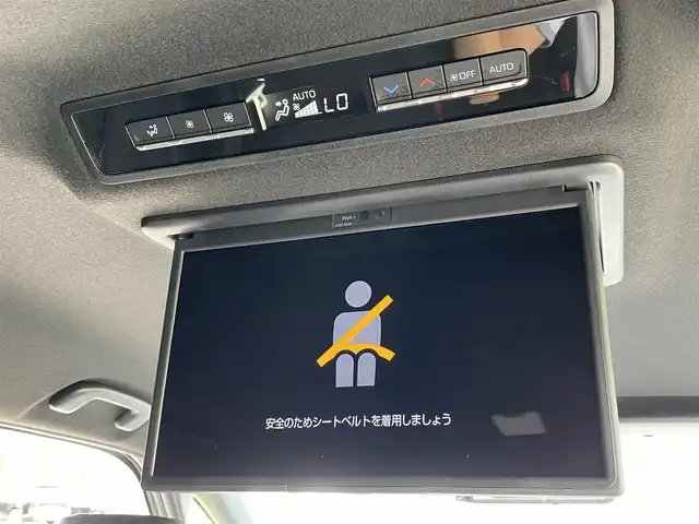 トヨタ ノア S－Z 佐賀県 2025(令7)年 0.1千km グリッターブラックガラスフレーク 登録時走行距離33Km/純正10.5インチディスプレイオーディオ(ナビ機能付)/・フルセグTV/CD/DVD/USB/HDMI/Bluetooth/純正フリップダウンモニター/パノラミックビューモニター/前後ドライブレコーダー機能付デジタルインナーミラー/ビルトインETC2.0/アドバンストパーク/TVキャンセラー/両側パワースライドドア/電子パーキングブレーキ/AUTO HOLD機能/後席エアコン/ハーフレザーシート/DN席シートヒーター/キャプテンシート/後席サンシェード/ISOFIX対応/革巻きステアリング/ステアリングリモコン/純正17インチアルミホイール/純正三眼LEDヘッドライト/・オートマチックハイビーム/純正LEDフォグランプ/純正フロアマット/純正ドアバイザ―/取扱説明書/スペアキー１本/トヨタセーフティセンス/・レーダークルーズコントロール/・レーンディパーチャーアラート/・ブラインドスポットモニター/・プリクラッシュセーフティ/・プロアクティブドライビングアシスト/・クリアランスソナー/・フロント/リヤクロストラフィックアラート/・安心降車アシスト
