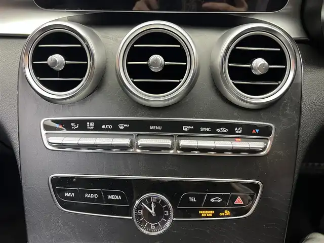 メルセデス・ベンツ Ｃ２００ アバンギャルド AMGライン 千葉県 2018(平30)年 3.3万km オブシディアンブラック ＡＣＣ　/黒革　/ナビＴＶ　/Ｂカメラ　/Ｂｌｕｅｔｏｏｔｈ接続　/電動シート　/シートＨ　/ＬＥＤライト　/アダプティブハイビームアシストプラス　/アクティブパーキング　/ＥＴＣ　/ドラレコ　/衝突軽減Ｂ　/ＢＳＭ　/ＬＫＡ