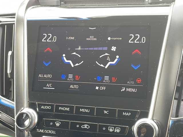 トヨタ クラウン ハイブリッド G－エグゼクティブ Four 山形県 2019(平31)年 13.3万km ホワイトパールクリスタルシャイン Toyota Safety Sense /・プリクラッシュセーフティ/・レーンディパーチャーアラート/・オートマチックハイビーム/・レーダークルーズコントロール/純正マルチナビ/（フルセグ.BD.BT.MSV.USB.Miracast）/全方位カメラ/デジタルインナーミラー/純正エンジンスターター/全席パワーシート（D席メモリ機能付）/全席シートヒーター/前席エアシート/革巻きステアリング/パドルシフト/ステアリングスイッチ/電動リアサンシェード/純正ドライブレコーダー/ビルトインETC/LEDヘッドライト/フォグランプ/フロアマット/ドアバイザー/スマートキー/プッシュスタート